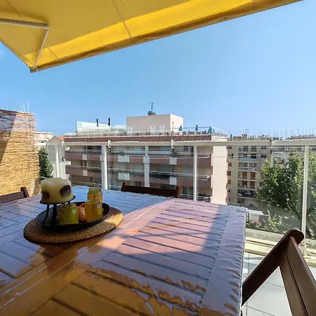 Apartment Cozy - 350 From The Sea - And Bright With Balcony - *
