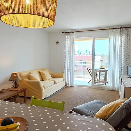 Cozy - 350 From The Sea - And Bright With Balcony - * أنتيب
